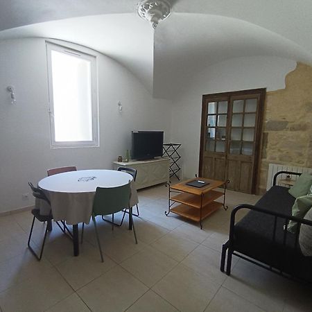 Dans Maison De Maitre, Appartement Independant. Montfrin 외부 사진