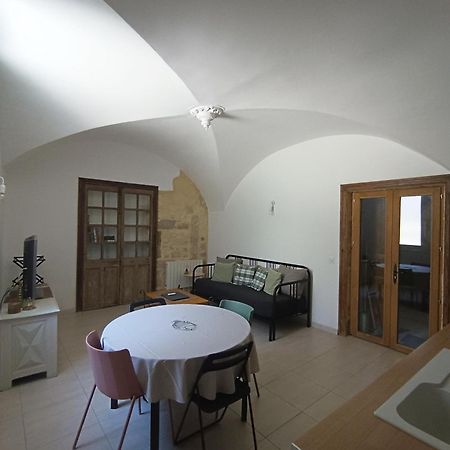 Dans Maison De Maitre, Appartement Independant. Montfrin 외부 사진