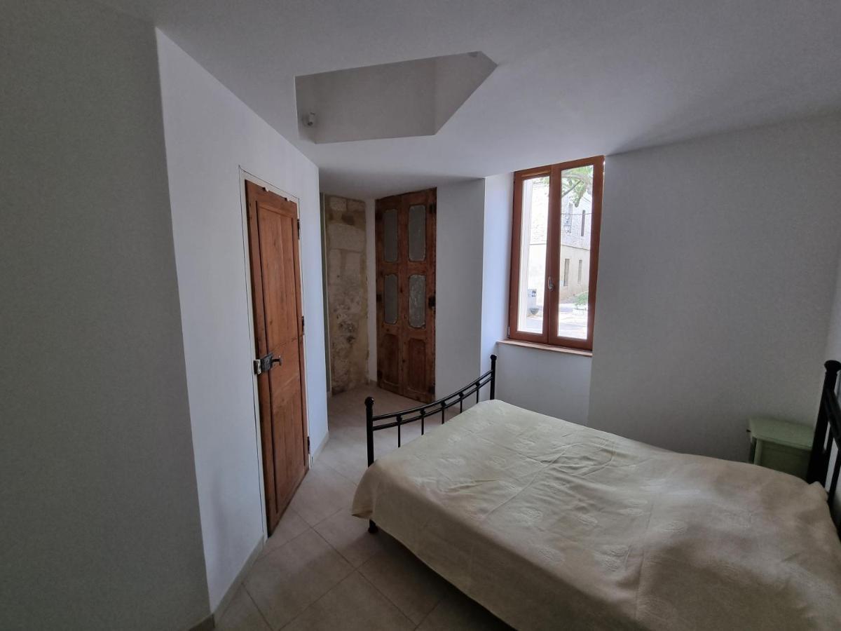 Dans Maison De Maitre, Appartement Independant. Montfrin 외부 사진