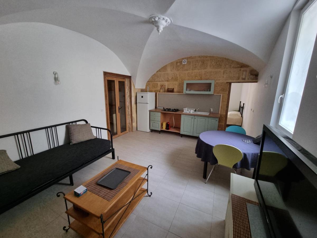 Dans Maison De Maitre, Appartement Independant. Montfrin 외부 사진