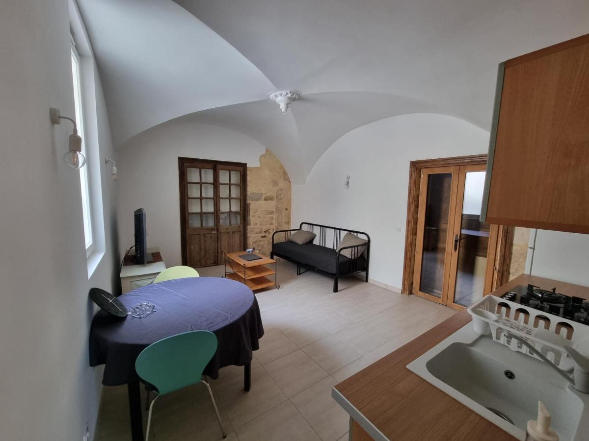 Dans Maison De Maitre, Appartement Independant. Montfrin 외부 사진