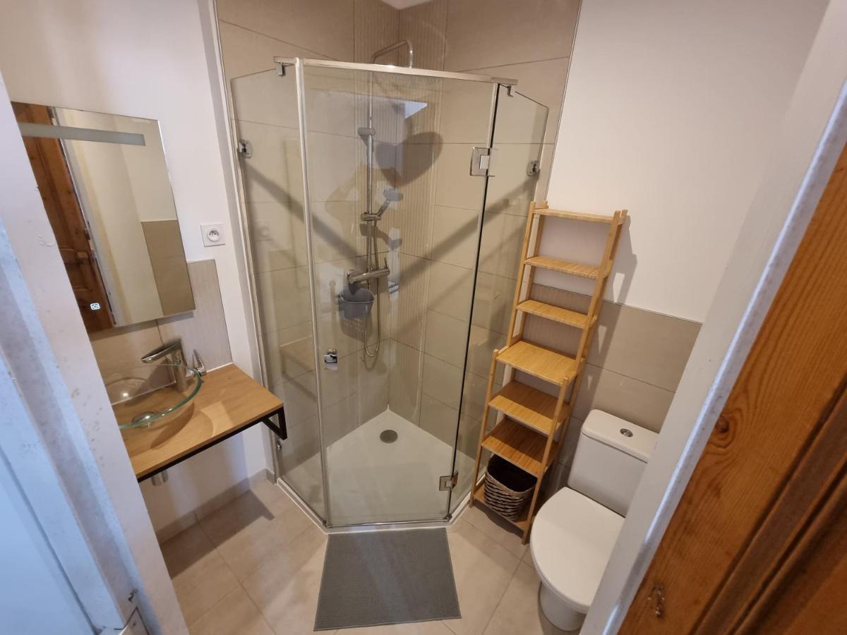 Dans Maison De Maitre, Appartement Independant. Montfrin 외부 사진