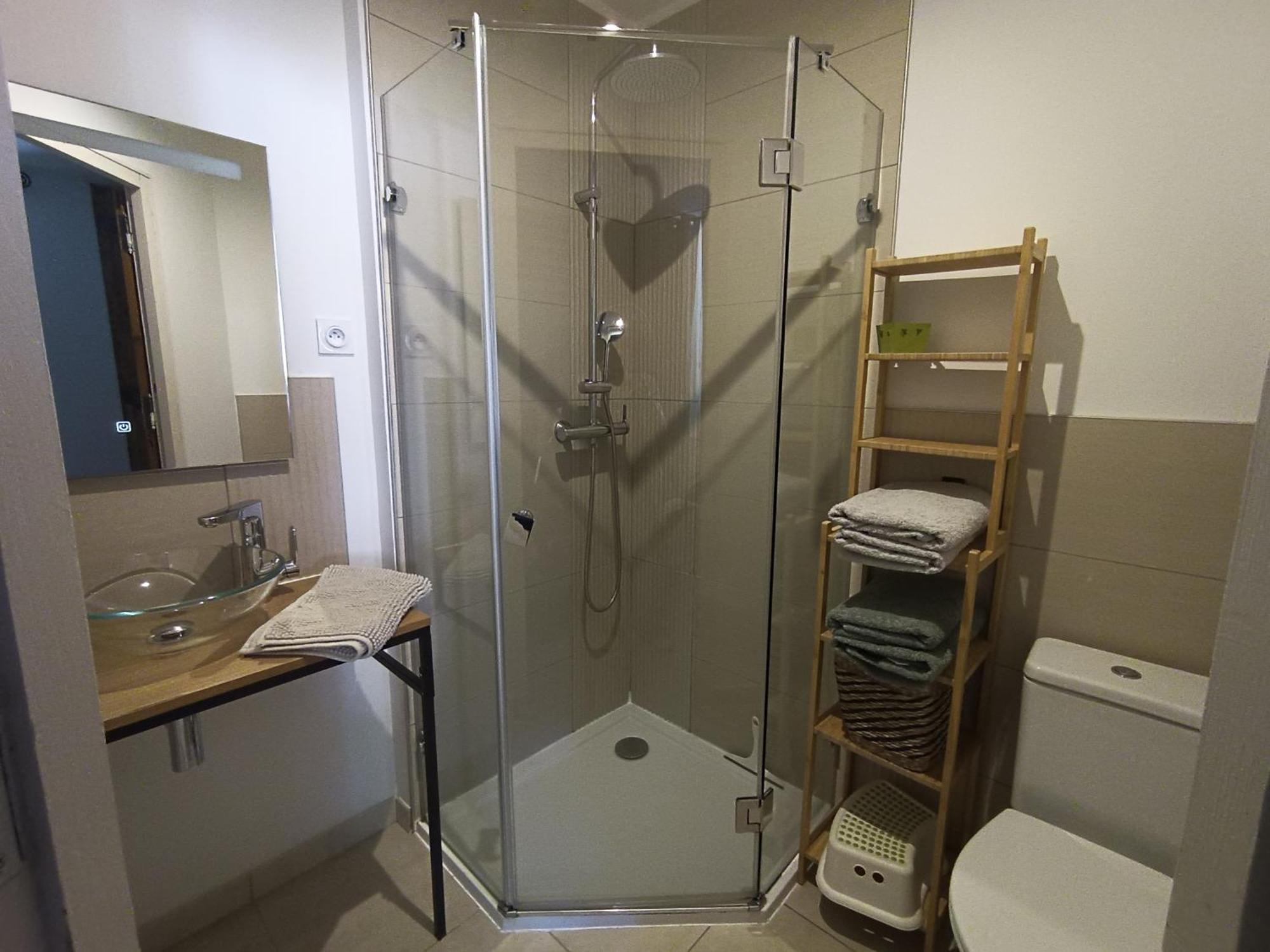 Dans Maison De Maitre, Appartement Independant. Montfrin 외부 사진